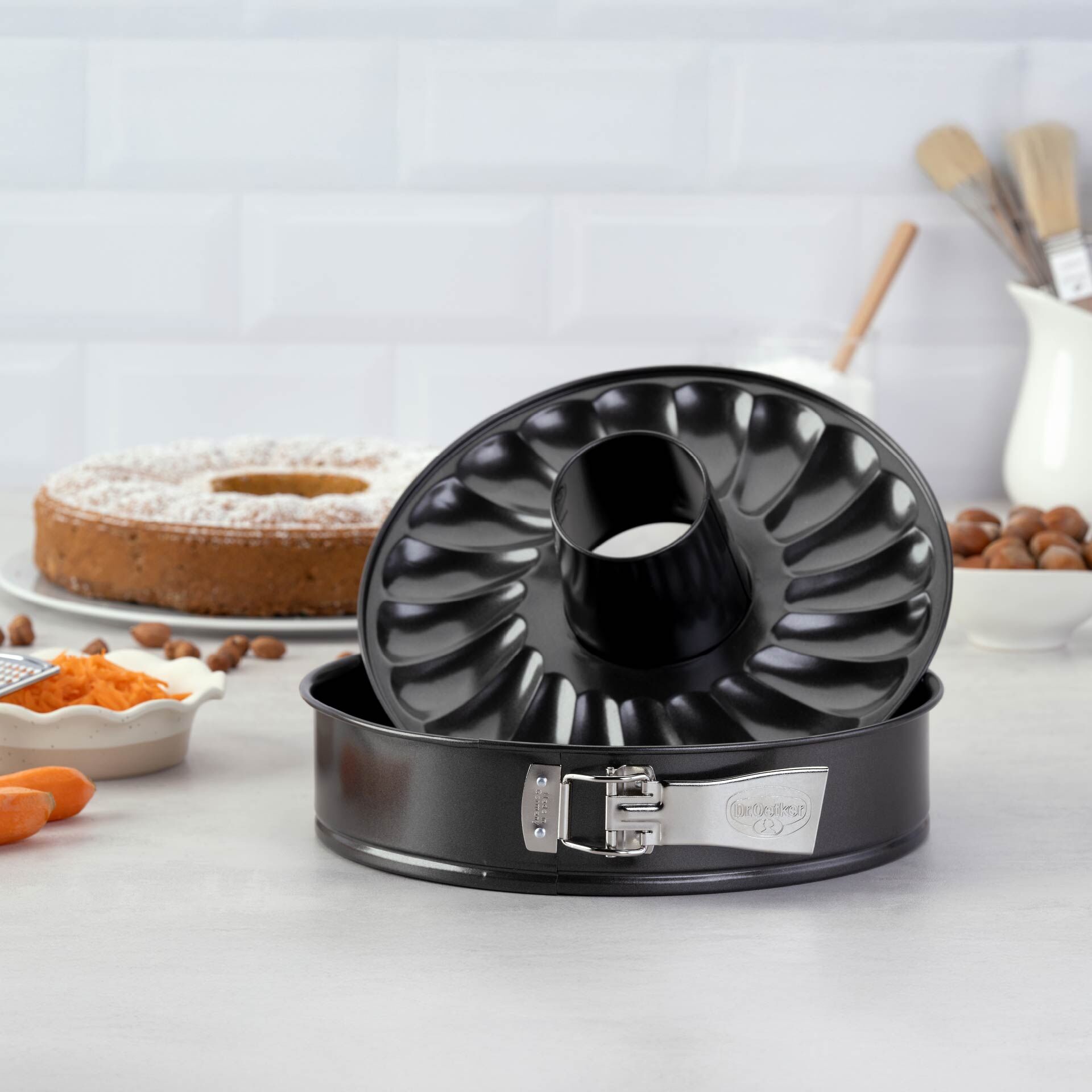 Springform mit Flach- und Rohrboden Classic, Ø28cm