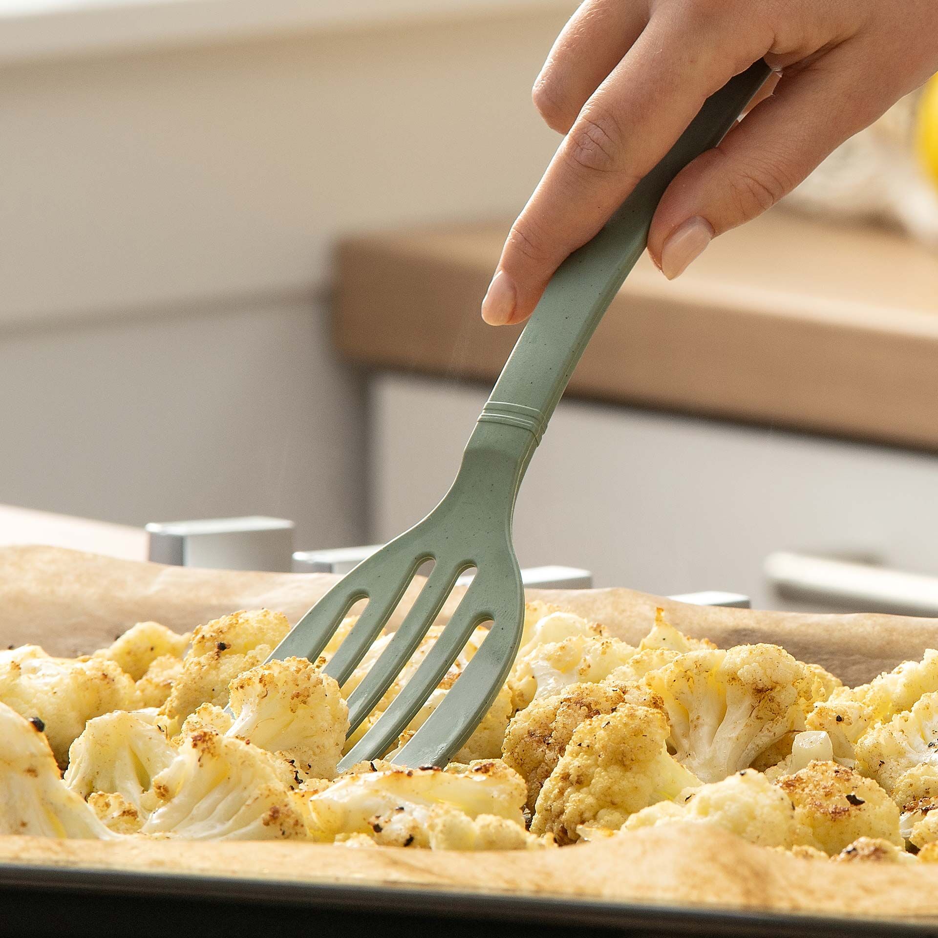 Pfannenwender mit Schlitzen Balance, grün