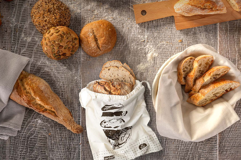 Knuspriges Brot im Brotbeutel aufbewahren Knuspriges Brot im Brotbeutel aufbewahren