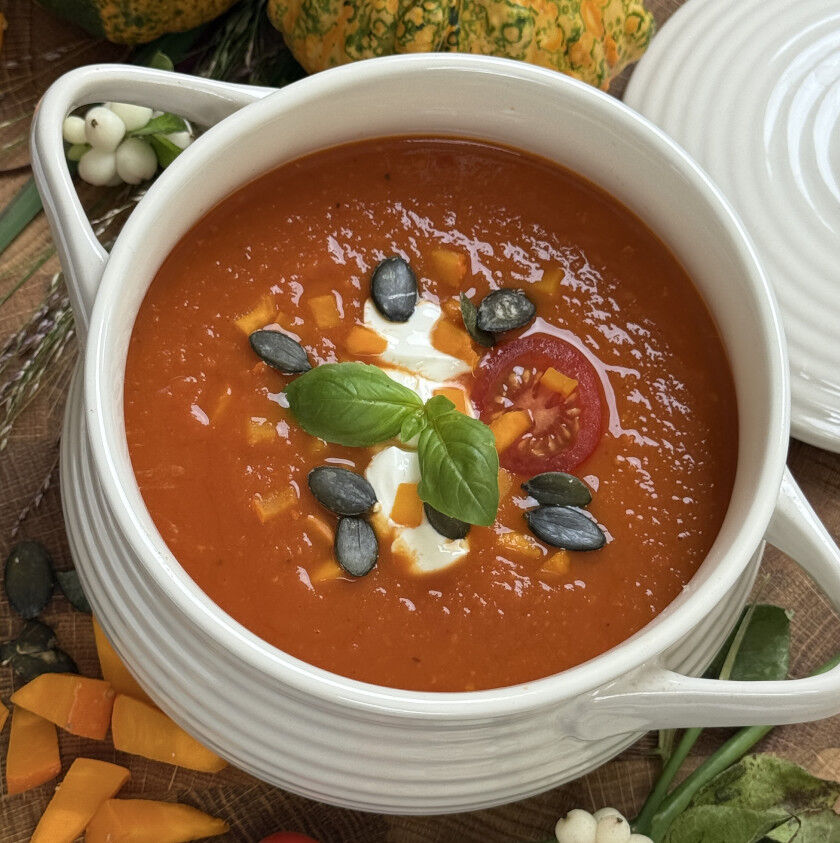 Kürbis-Tomaten-Suppe
