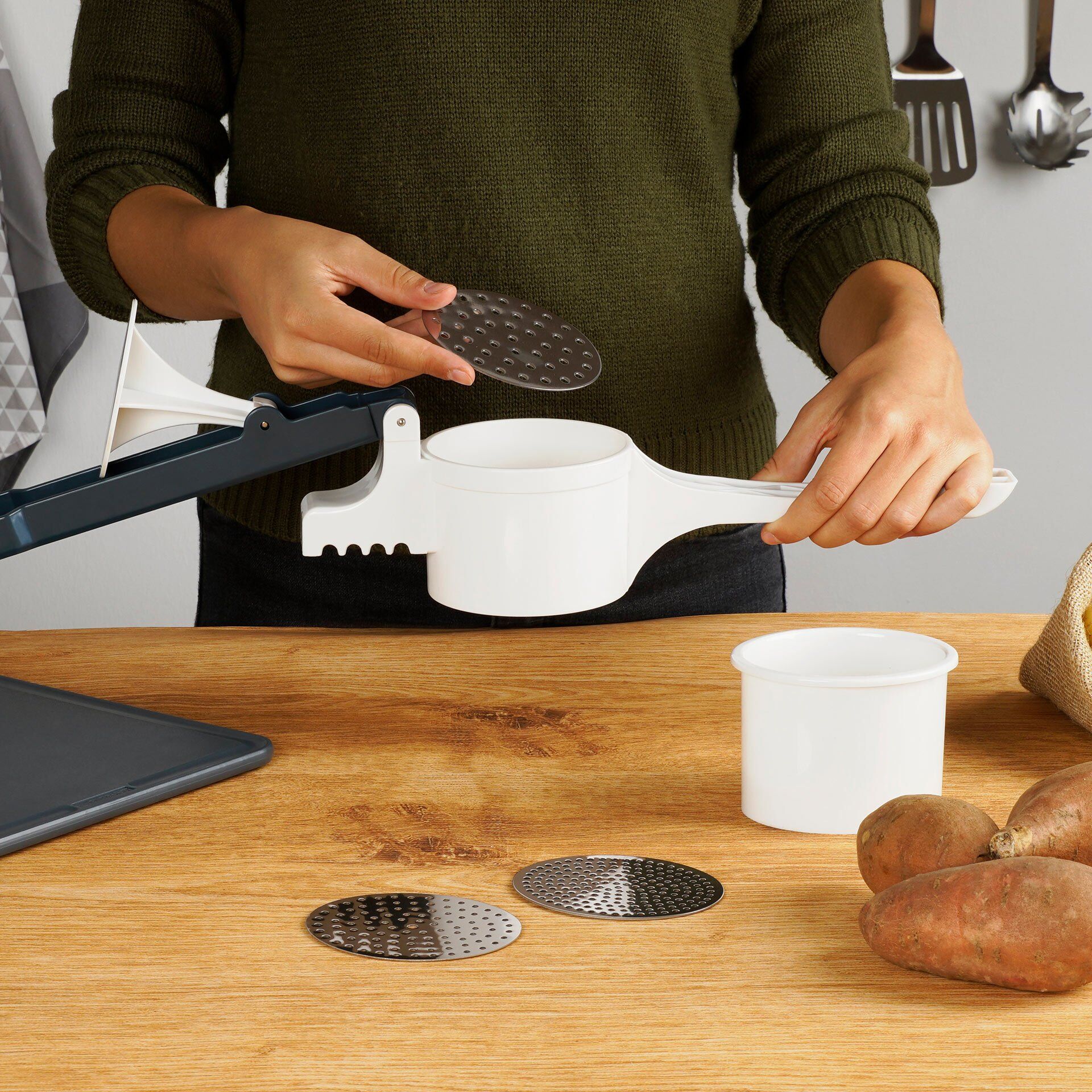 Spätzlepresse mit 3 Lochscheiben #easyprepare, 4-teilig