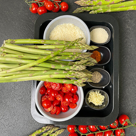 Grüner Spargel mit Parmesan