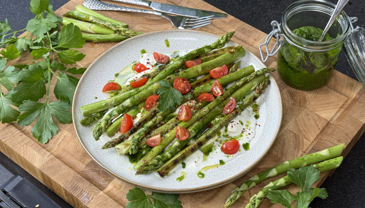 Grüner Spargel mit Burrata Grüner Spargel mit Burrata