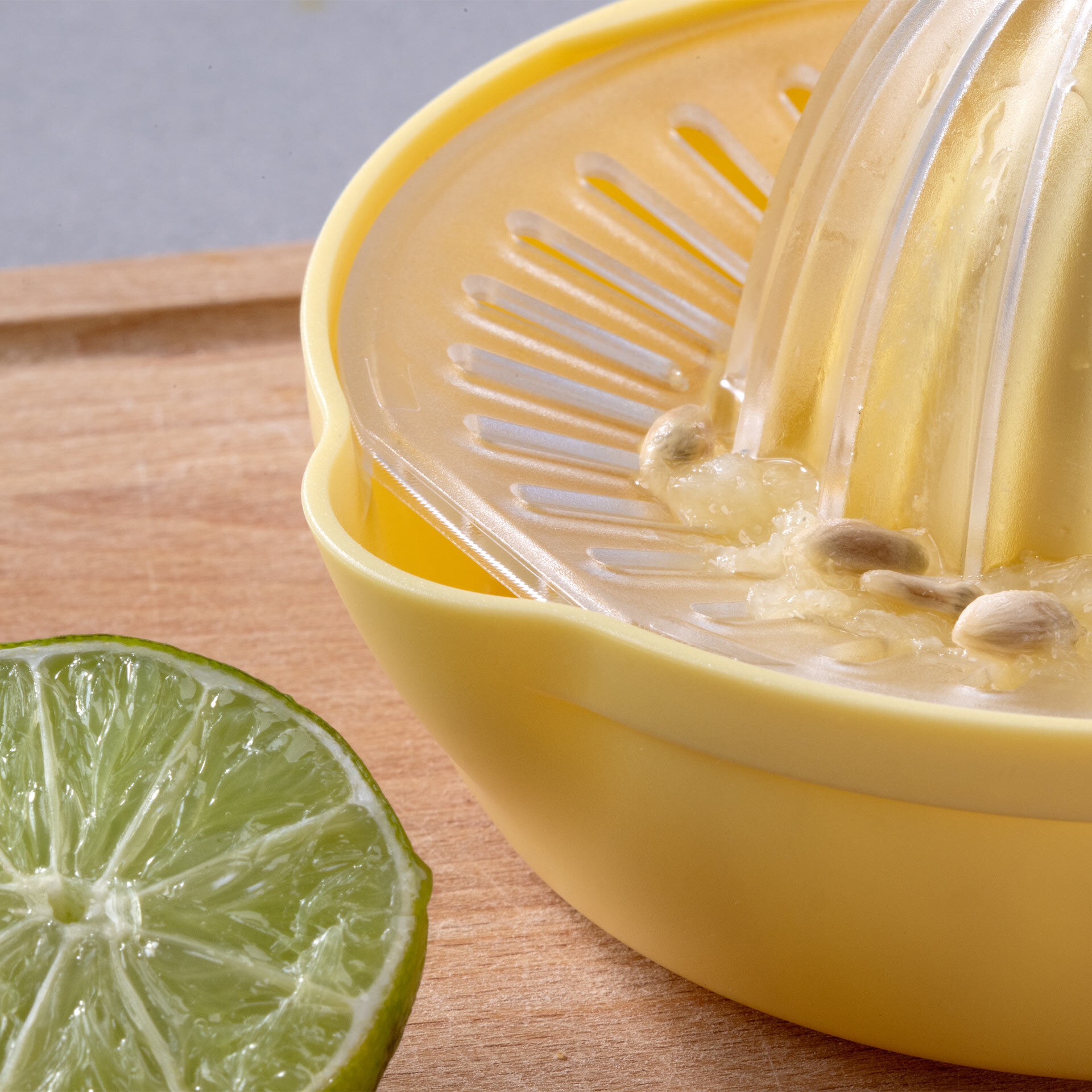 Zitronenpresse gelb, 2-teilig