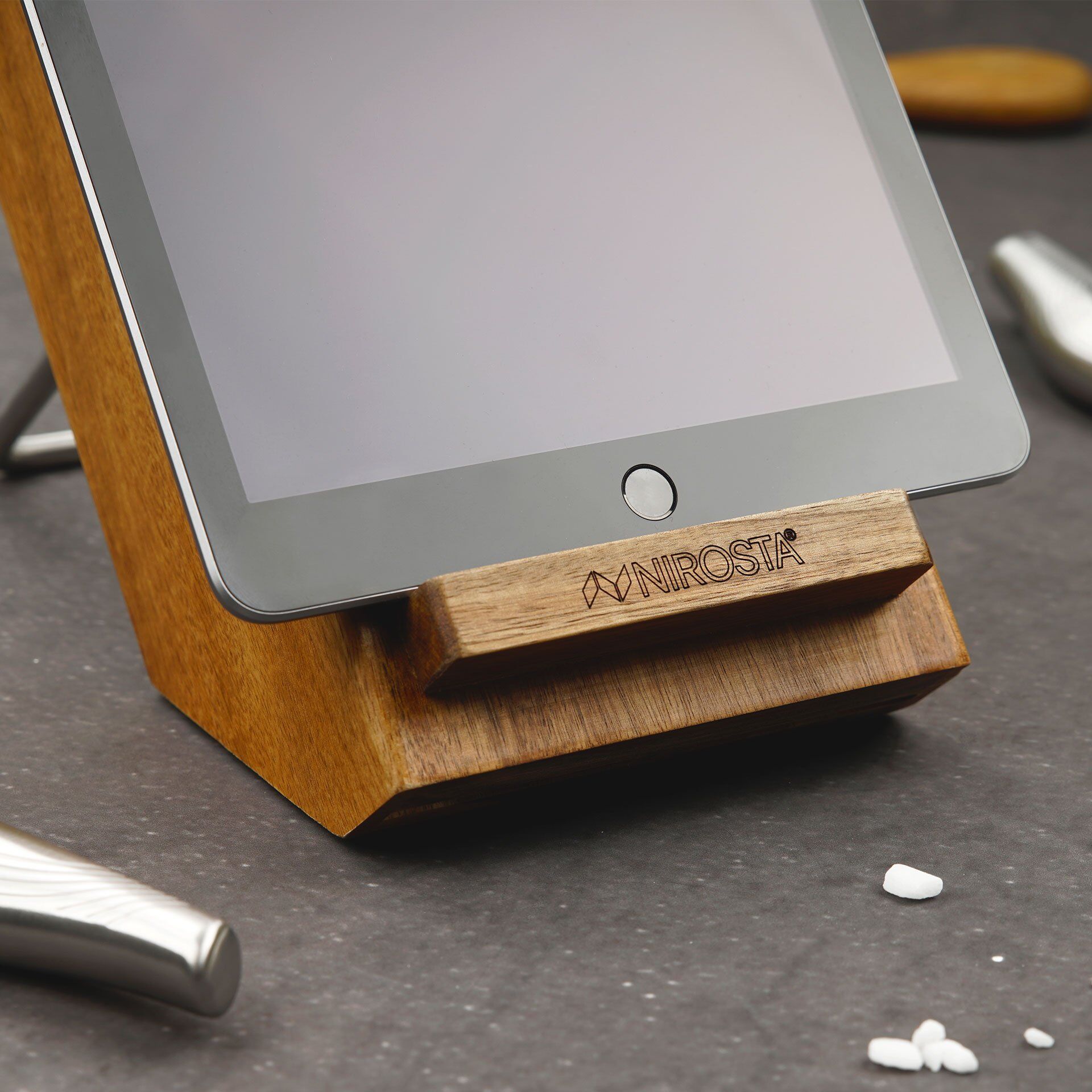 Messerblock mit Tablethalter Messerblock mit Tablethalter