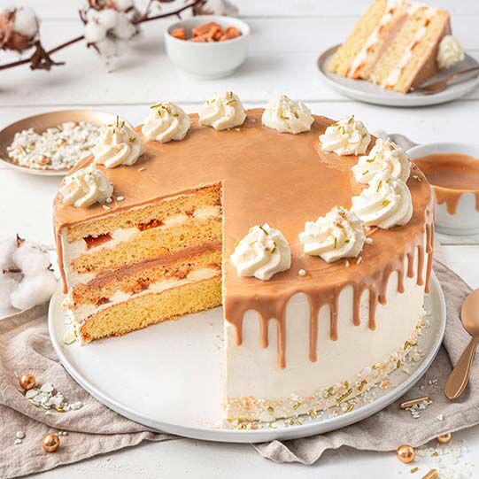 Geschichtete Karamell-Nougat-Torte