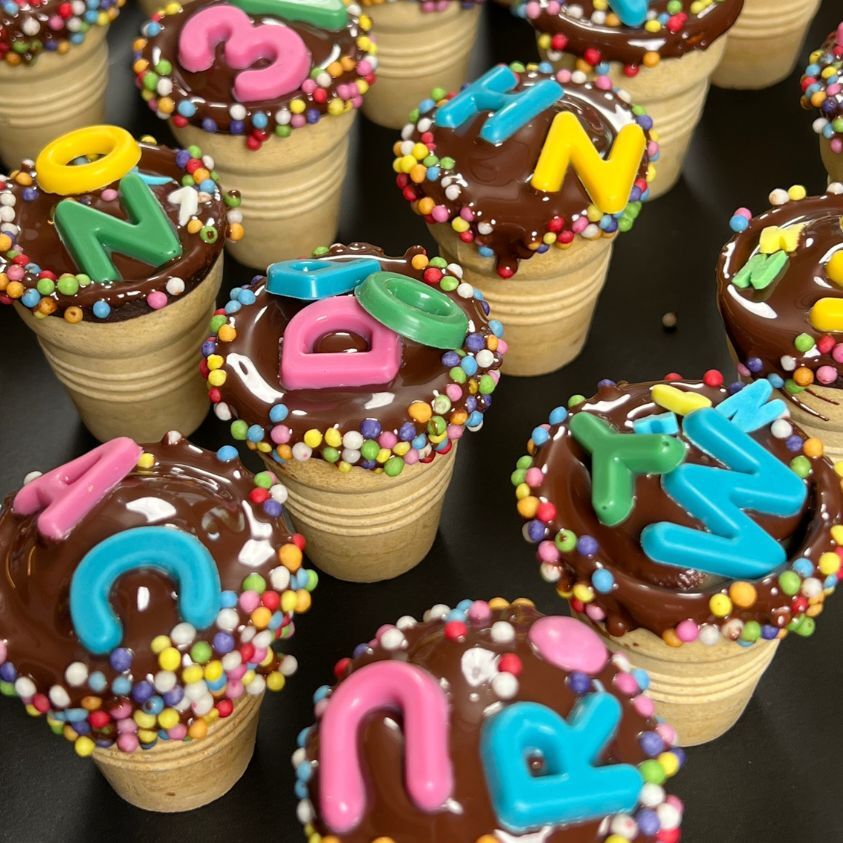 Kuchen im Waffelbecher