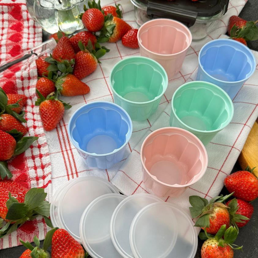 Vanillepudding mit Erdbeersoße