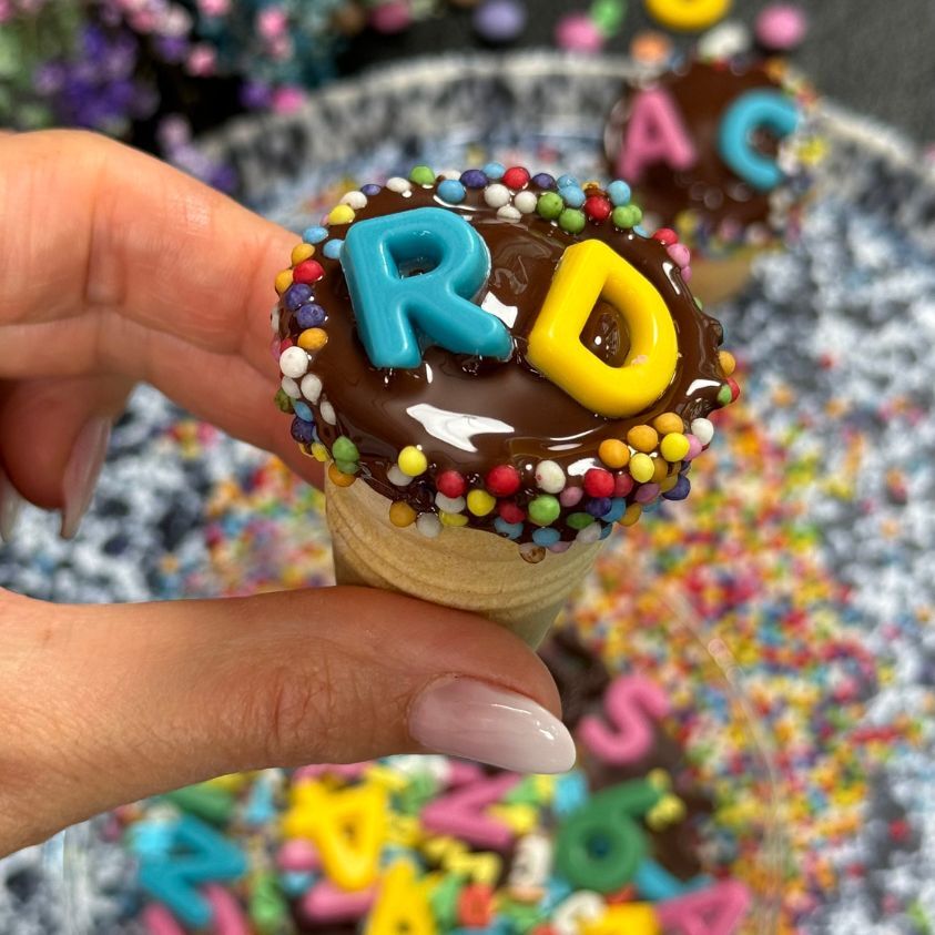 Kuchen im Waffelbecher