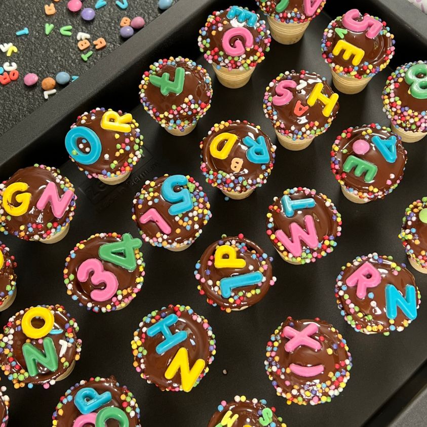 Kuchen im Waffelbecher