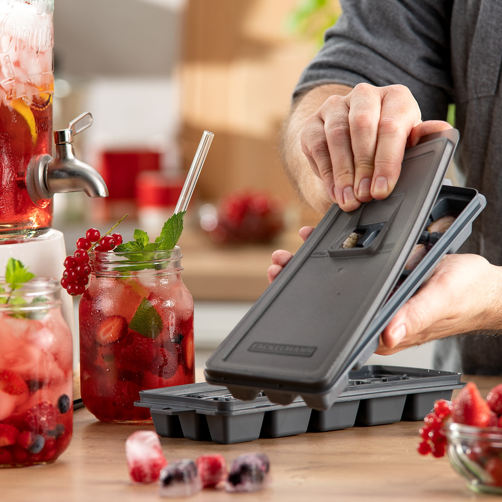 Eiswürfelform mit Deckel Statement