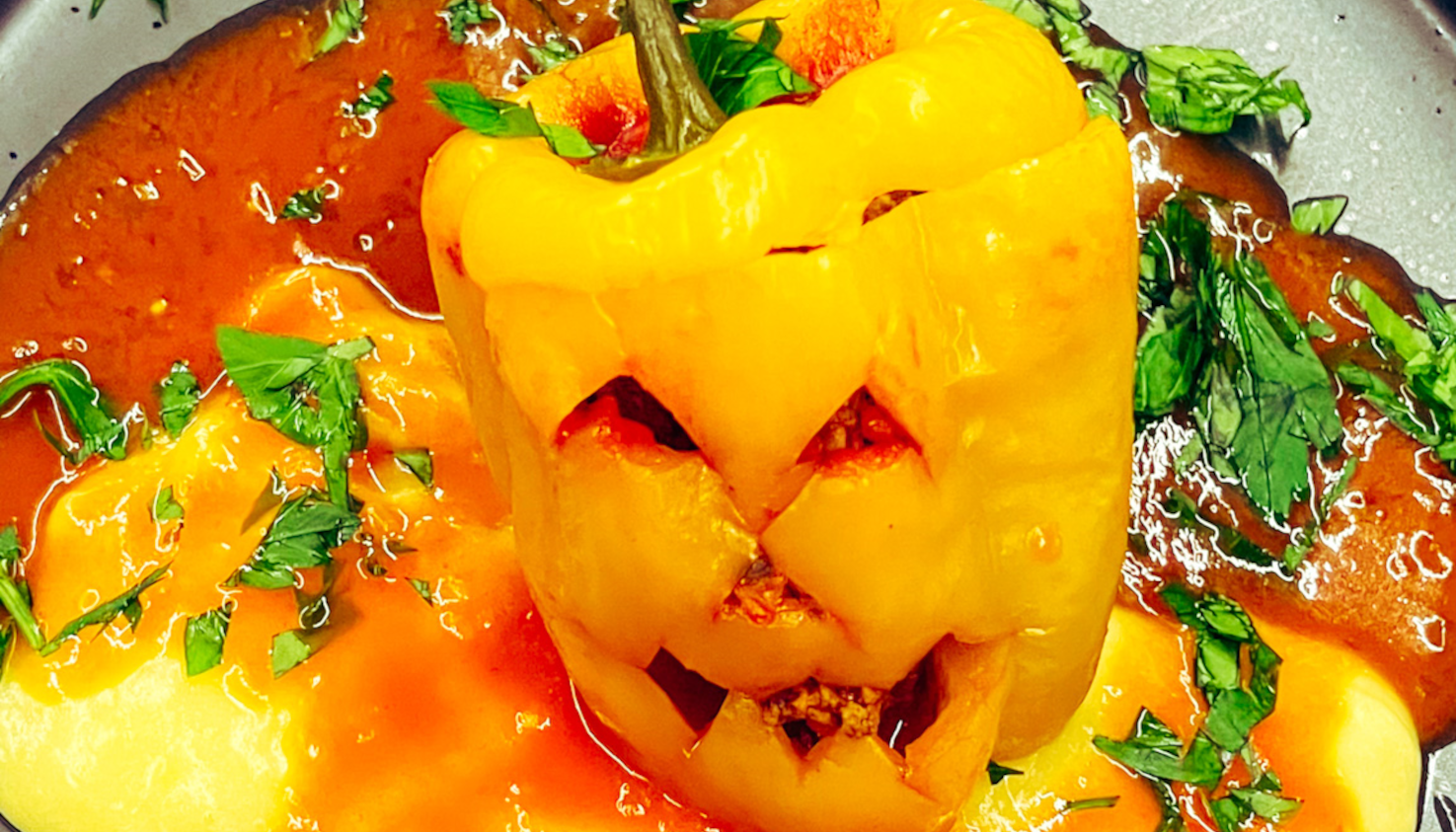 Gefüllte Paprika mit Hackfleisch Gefüllte Paprika mit Hackfleisch