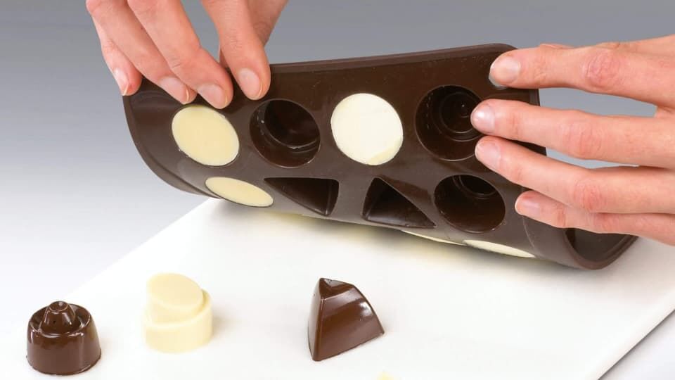 Selbstgemachte Pralinen aus Schokolade Selbstgemachte Pralinen aus Schokolade