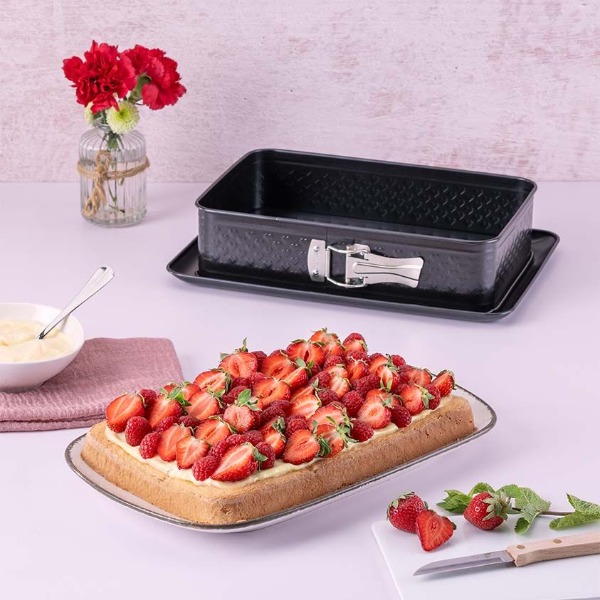 Erdbeerkuchen mit Biskuitboden