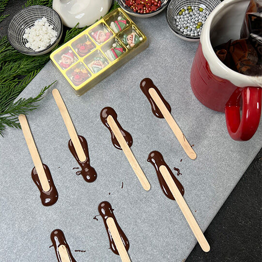 Weihnachtliche Schoko-Lollies
