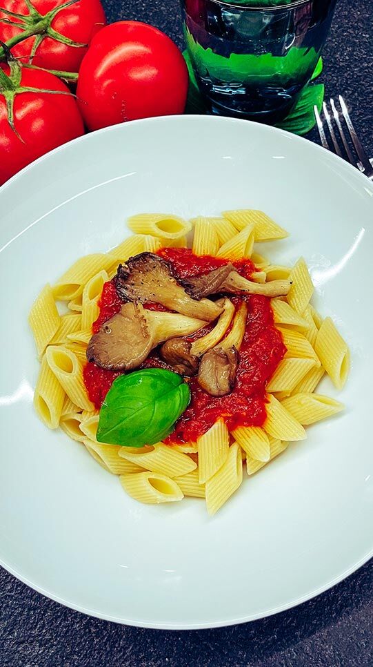 Scharfe Tomatensoße mit Austernpilzen - Rezept | Fackelmann