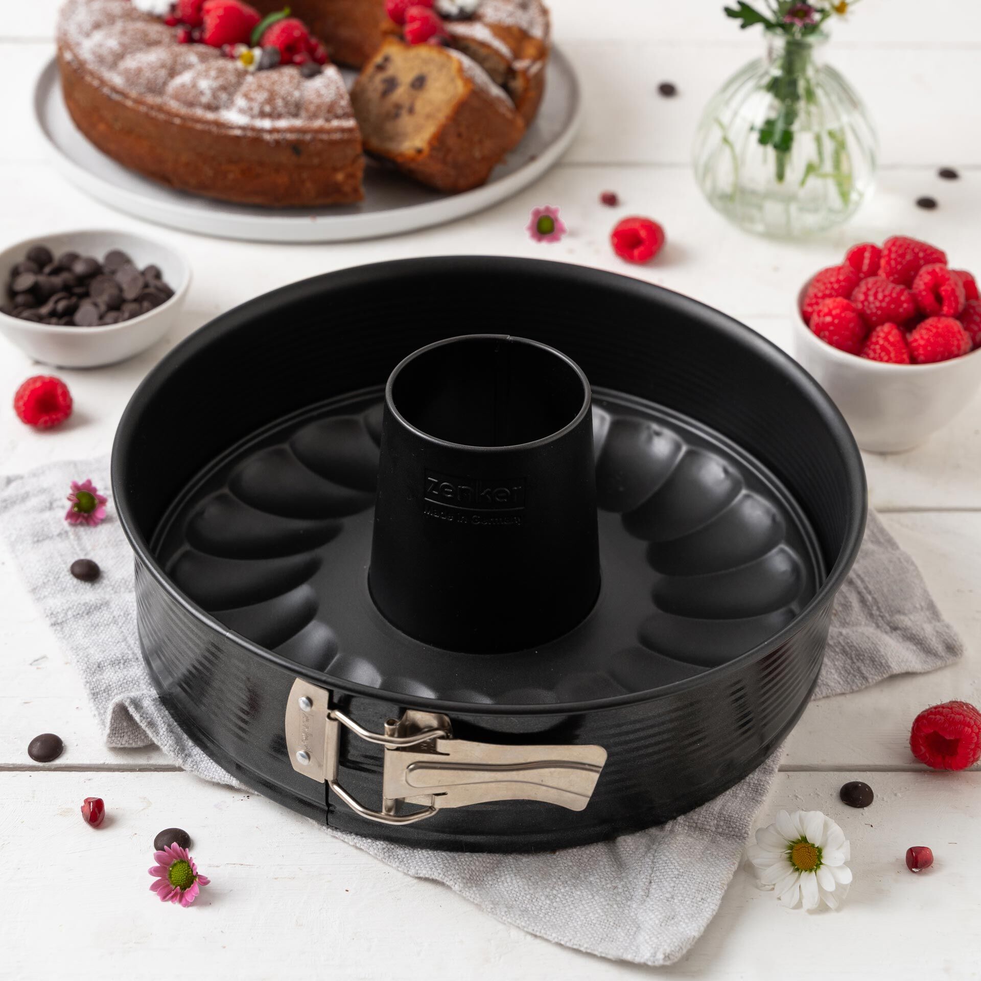 Springform mit Flach- und Rohrboden Perfect Black+, Ø28cm