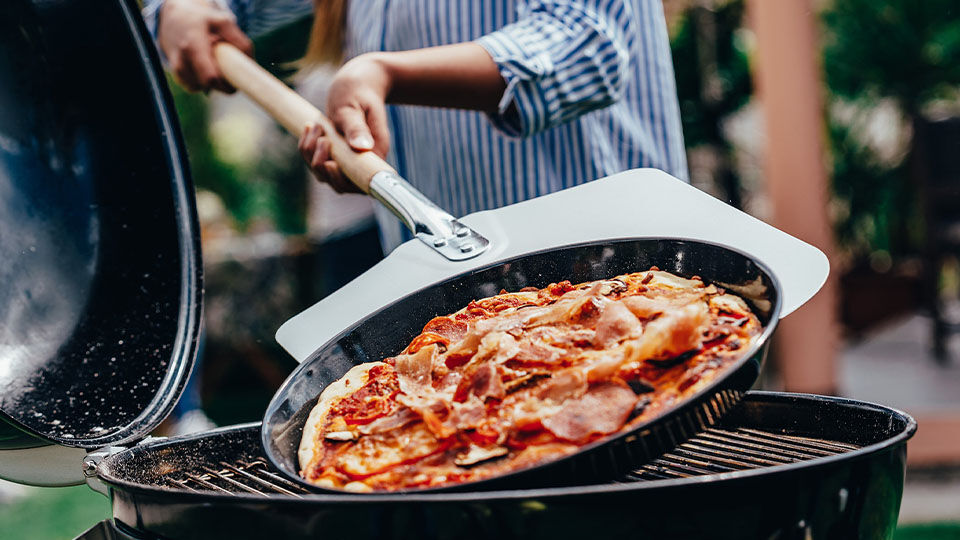 Pizza auf dem Grill: Die perfekte Kombination aus Amore und Grillgenuss Pizza auf dem Grill: Die perfekte Kombination aus Amore und Grillgenuss