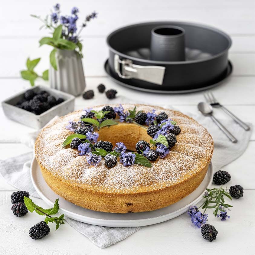 Eierlikörkuchen Rezept – mit Brombeer-Swirl | Fackelmann