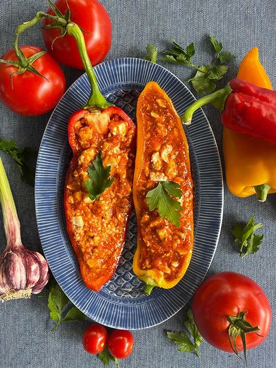 Gegrillte Spitz-Paprika mit Feta-Tomaten-Füllung | Fackelmann