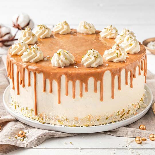 Geschichtete Karamell-Nougat-Torte