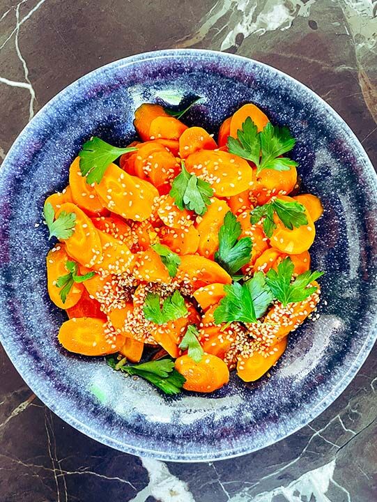 Karotten mit Ingwer & Sesam