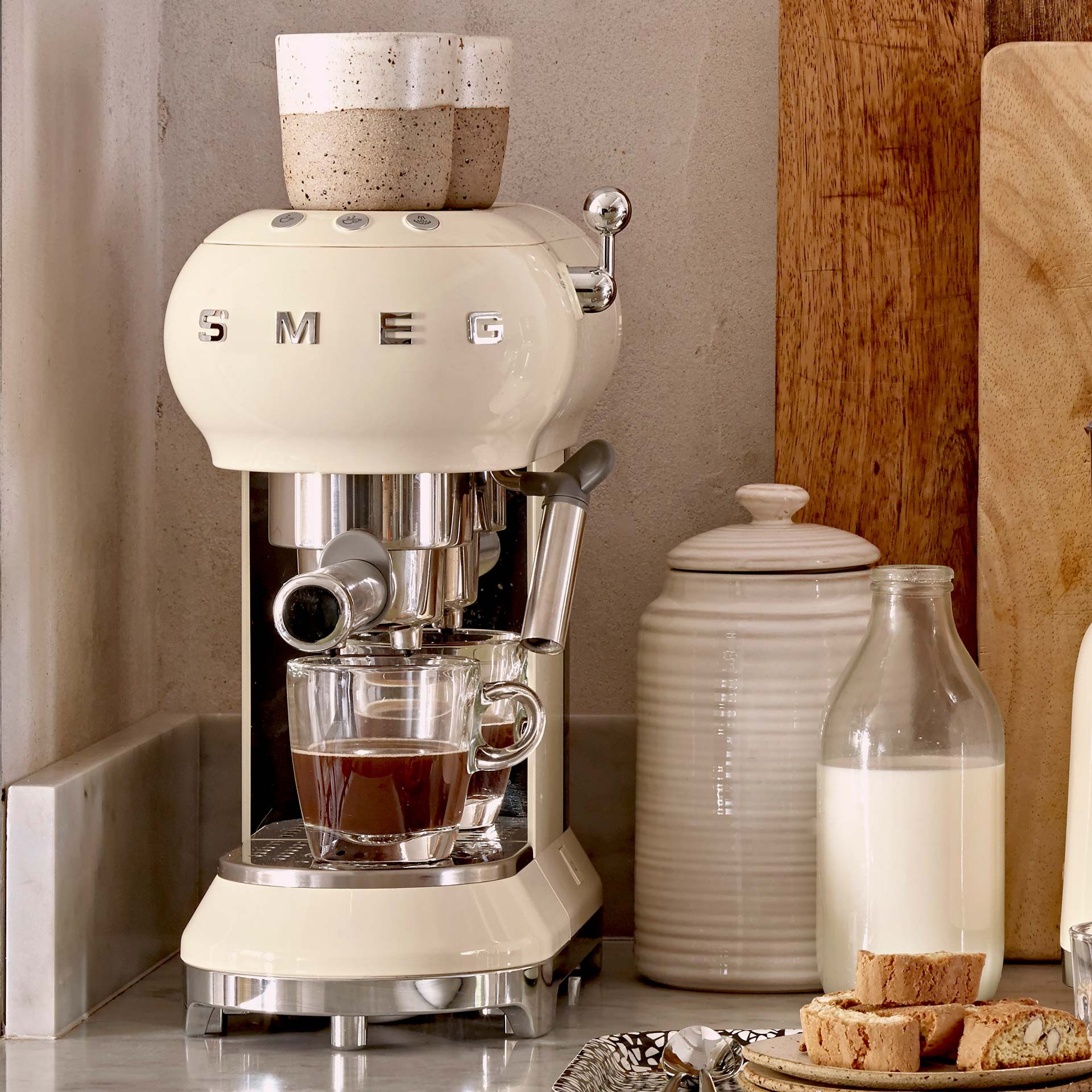 Espresso-Kaffeemaschine creme