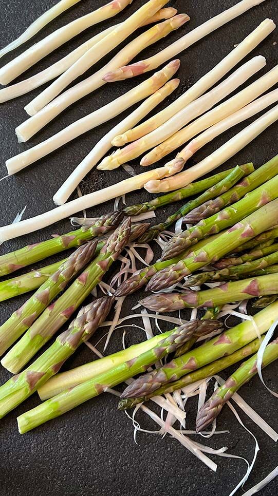 Erdbeer-Spargel-Salat mit Balsamico-Creme