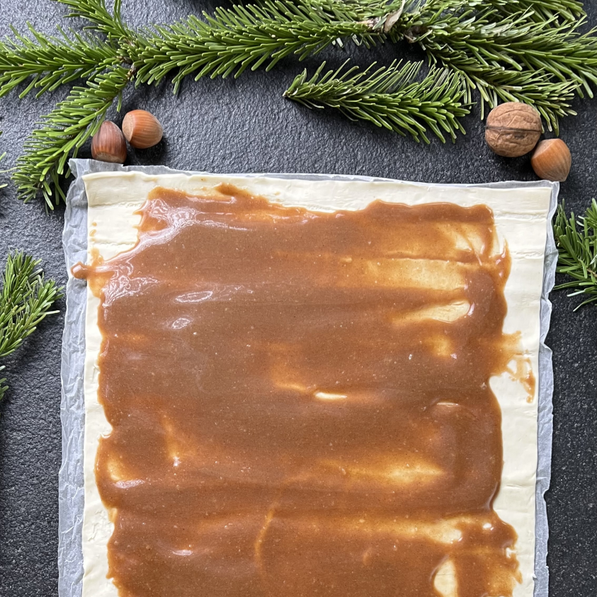 Blätterteig-Tannenbäume süß