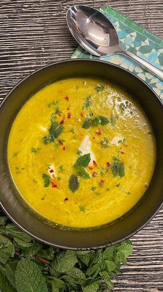 Erbsensuppe mit Mango