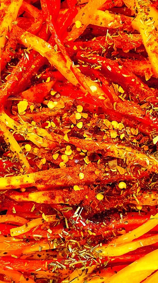 Halloumi mit dreierlei Paprika & Rucola