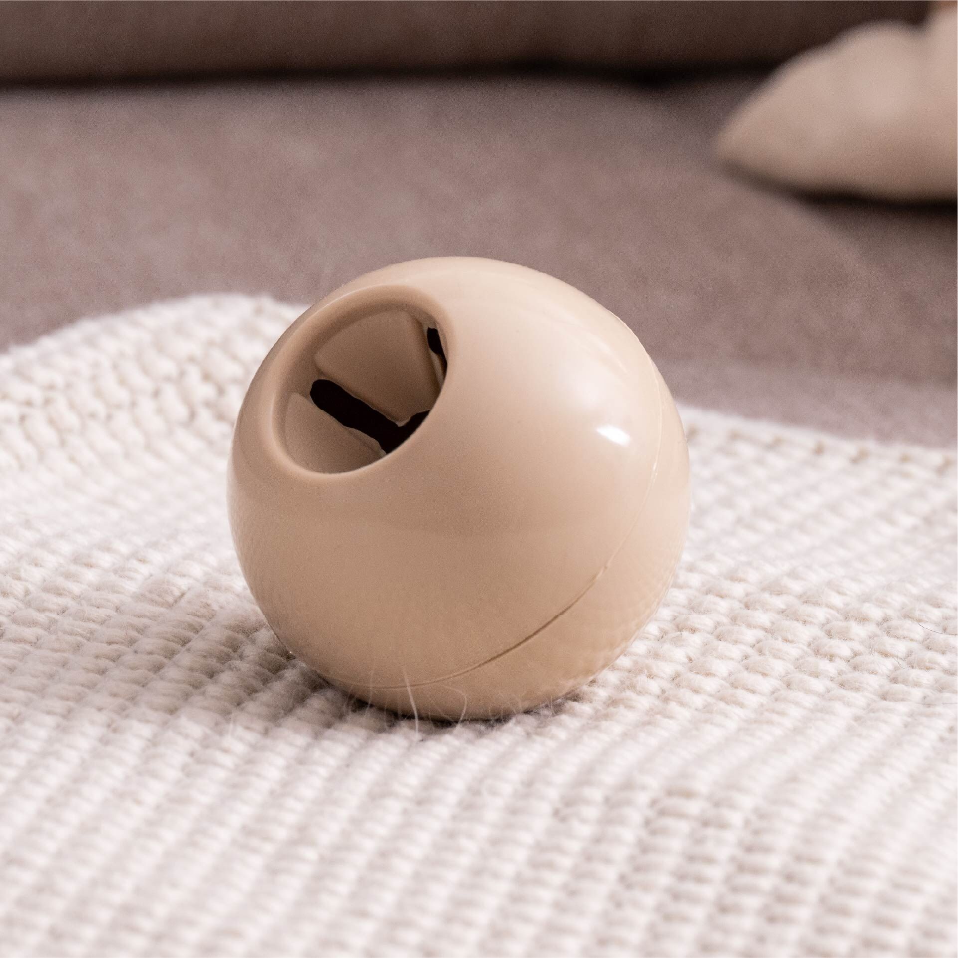 Snack-Ball Our Pets beige, klein