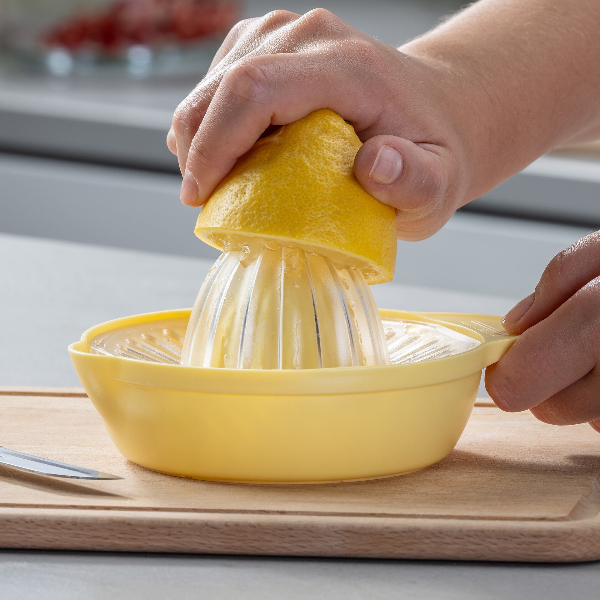 Zitronenpresse gelb, 2-teilig
