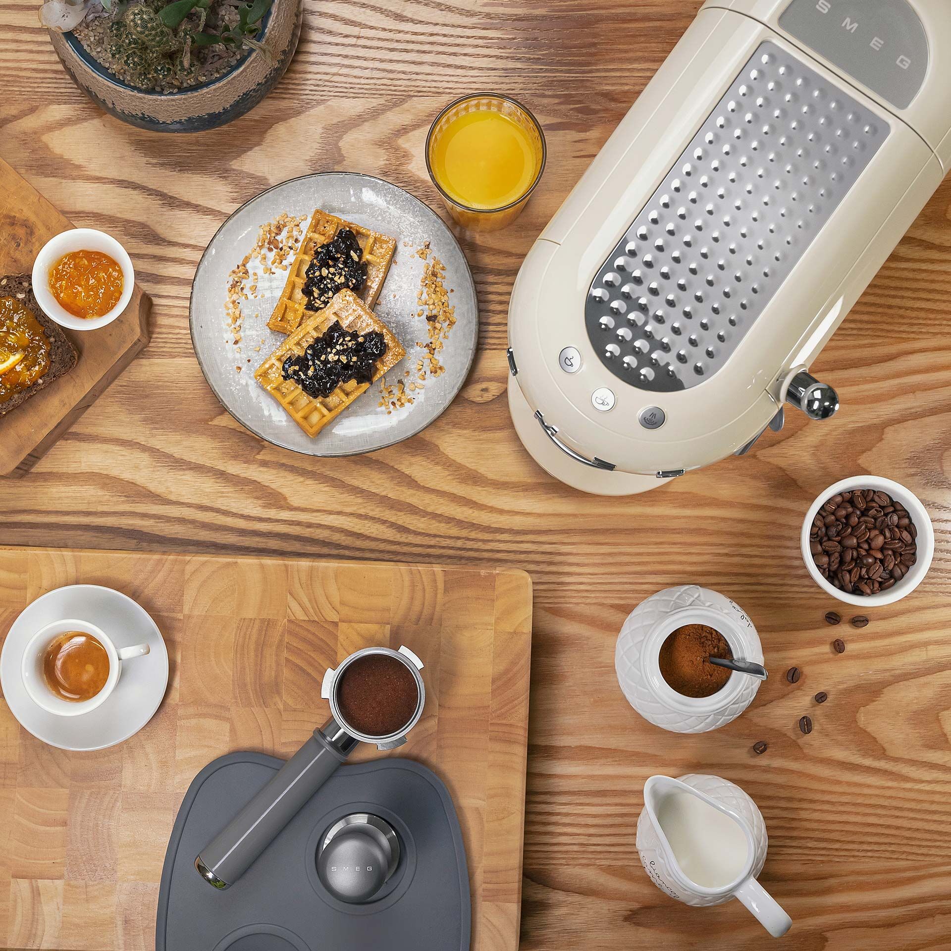 Espresso-Kaffeemaschine creme