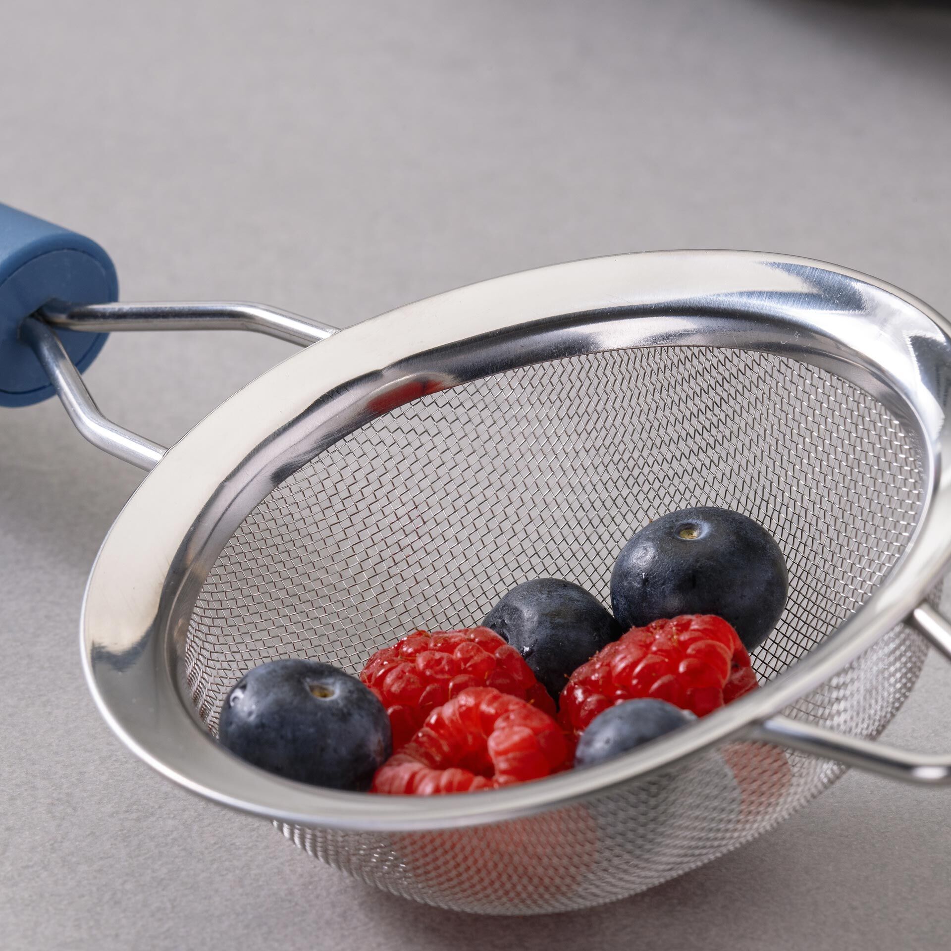 Sieb Essential, Ø9cm, Edelstahl, blau