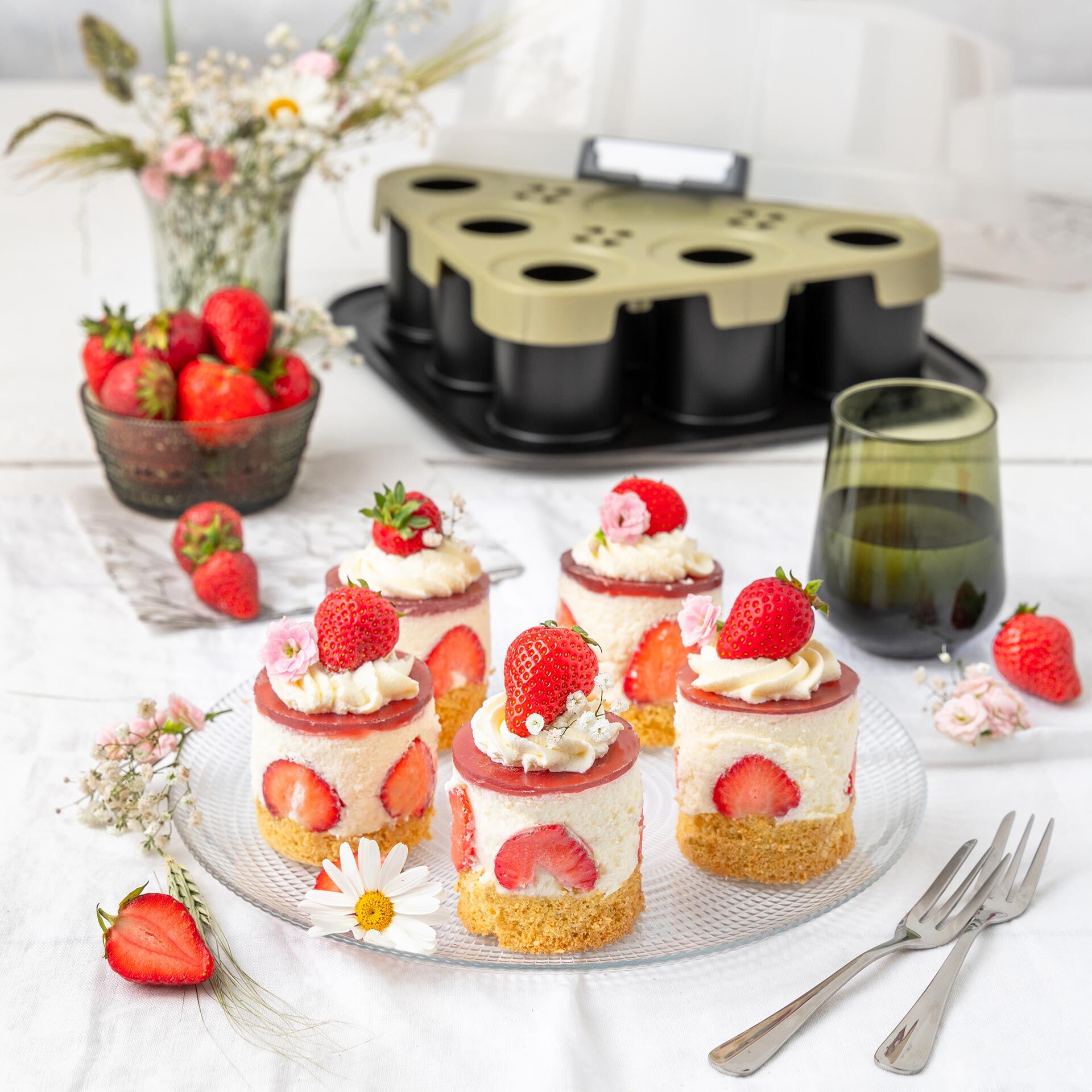 Mini Törtchen Backblech mit Transporthaube & Törtchenretter, 9er