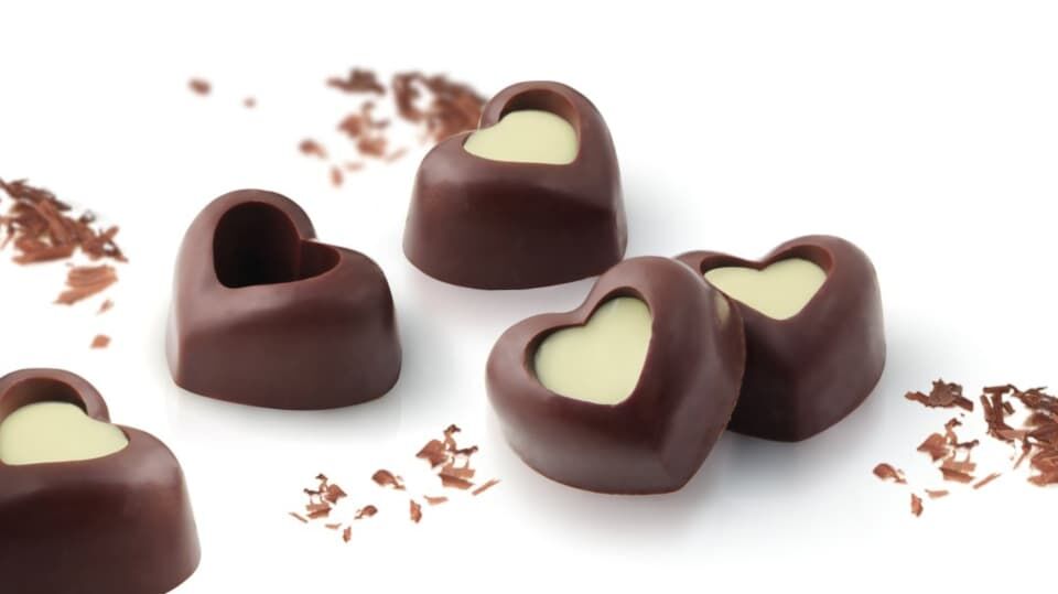 Gefüllte Pralinen aus Schokolade Gefüllte Pralinen aus Schokolade