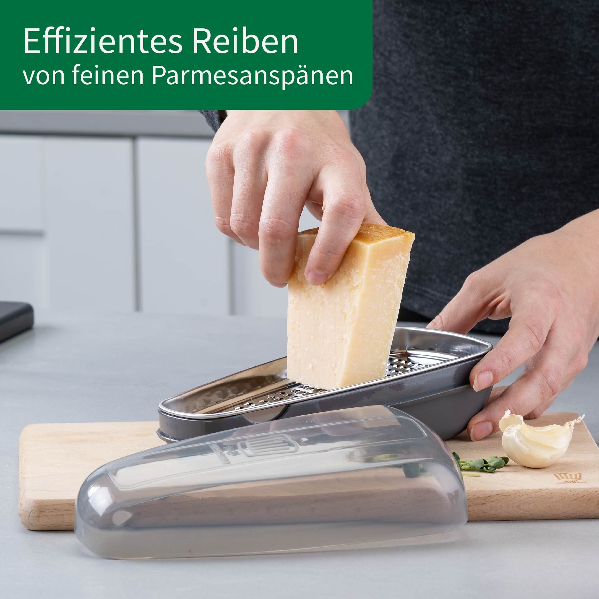 Parmesanreibe mit Behälter, 3-teilig