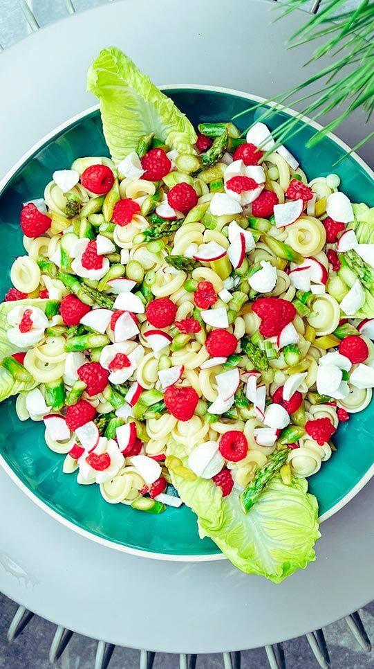 Nudelsalat mit grünem Spargel