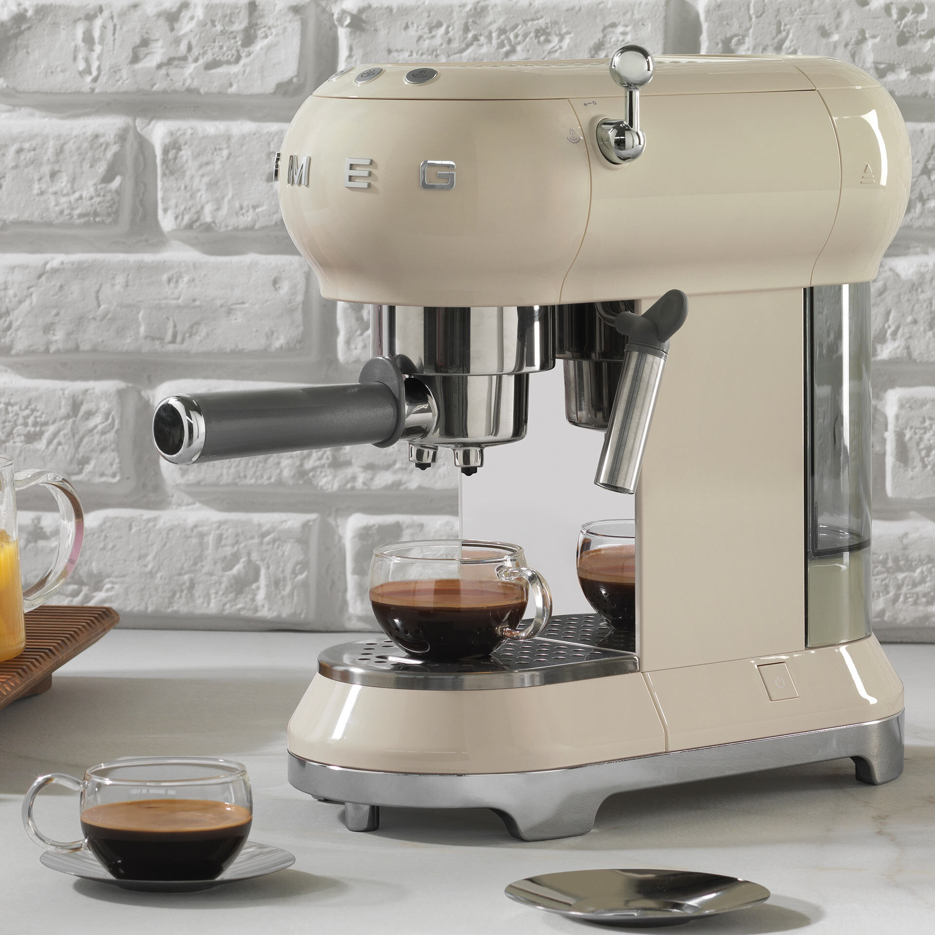 Espresso-Kaffeemaschine creme