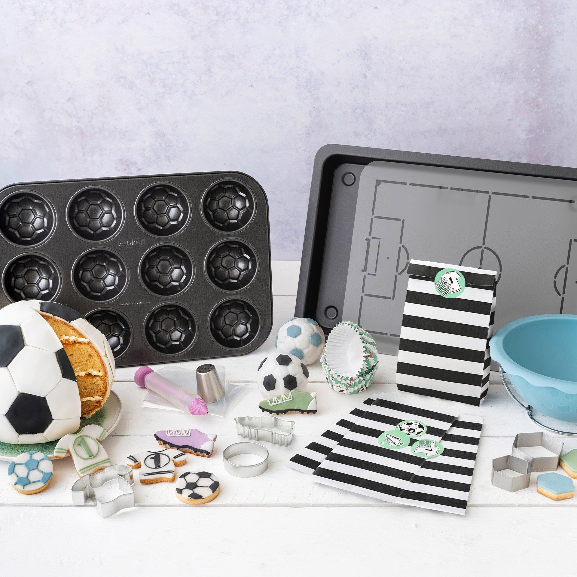 Papiertüten & Etiketten Fußball, je 9 im Set